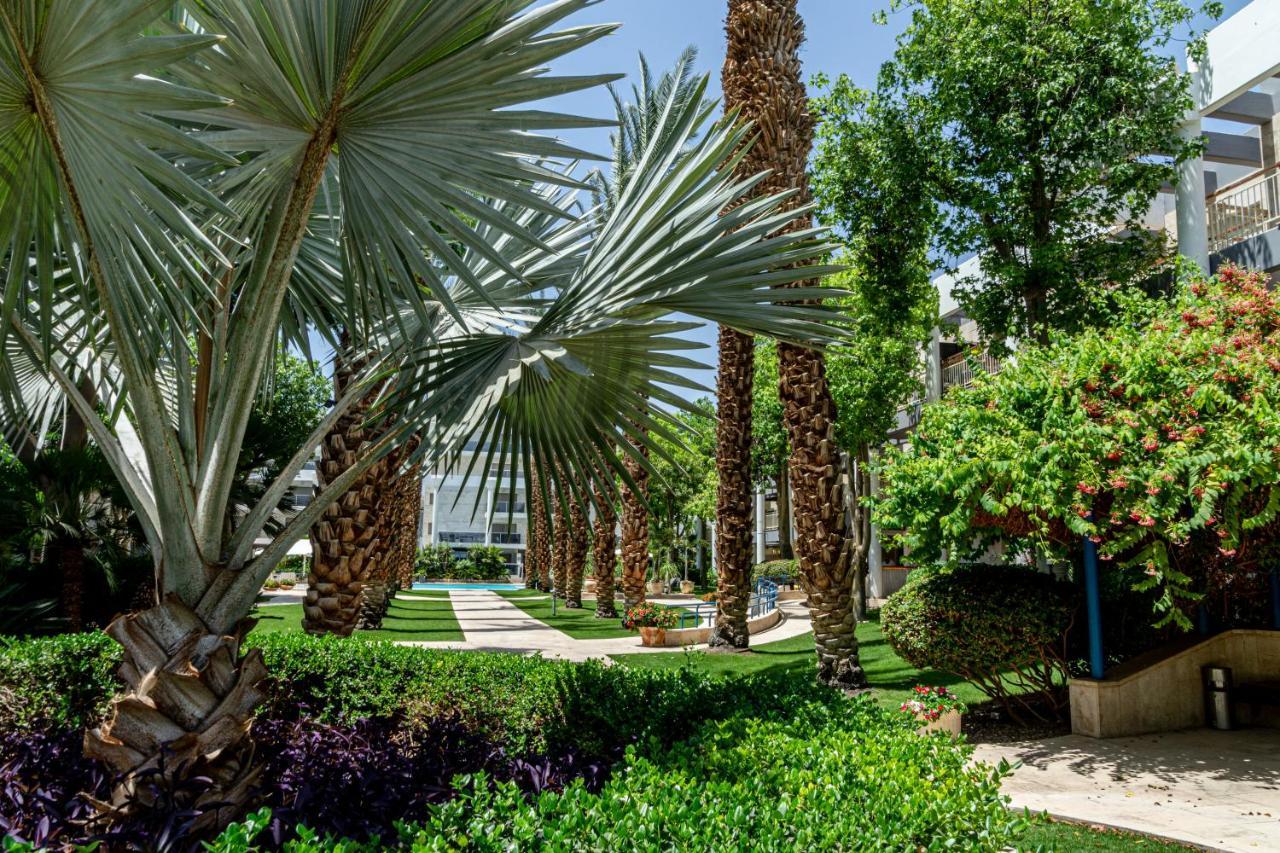 דירת גן פונה לבריכה - Pool Garden View Eilat Lägenhet Exteriör bild