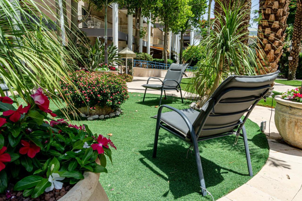 דירת גן פונה לבריכה - Pool Garden View Eilat Lägenhet Exteriör bild