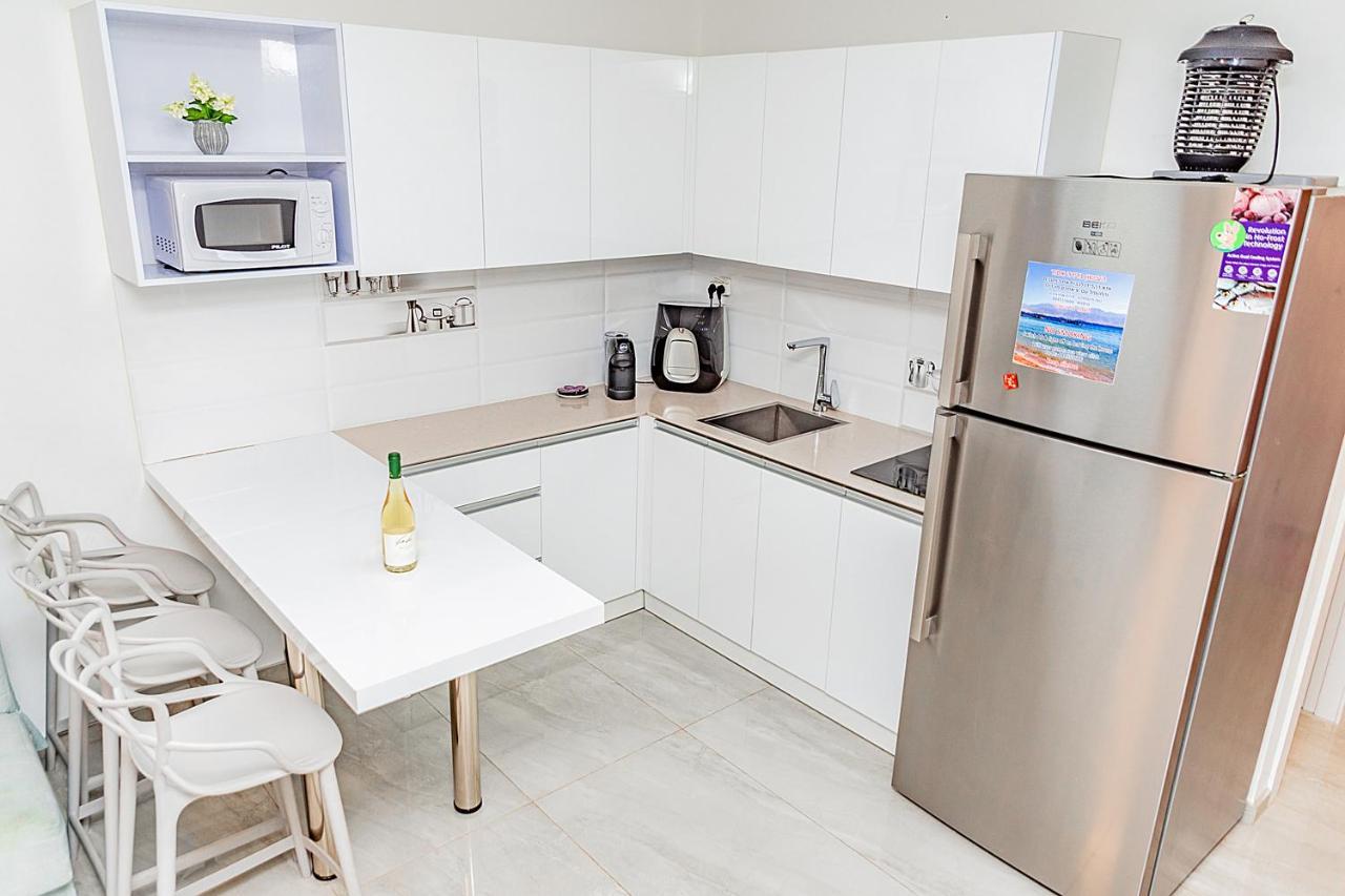 דירת גן פונה לבריכה - Pool Garden View Eilat Lägenhet Exteriör bild