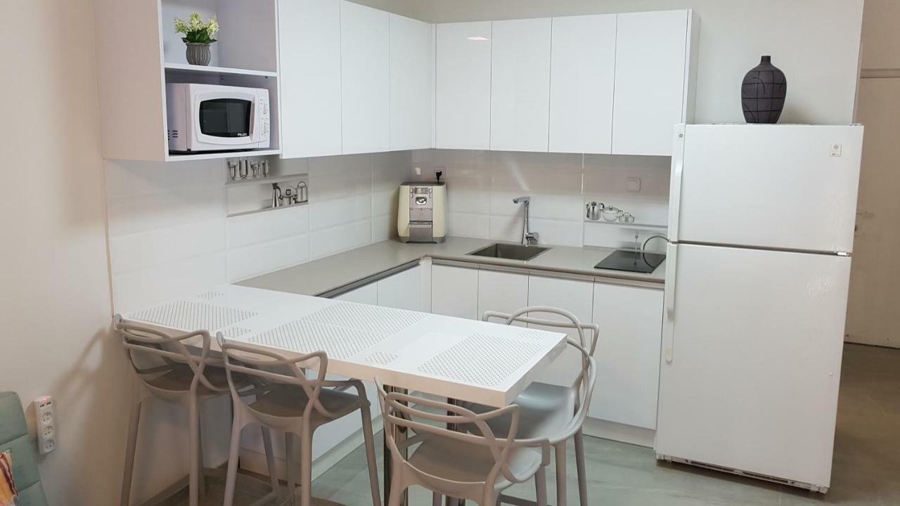 דירת גן פונה לבריכה - Pool Garden View Eilat Lägenhet Exteriör bild