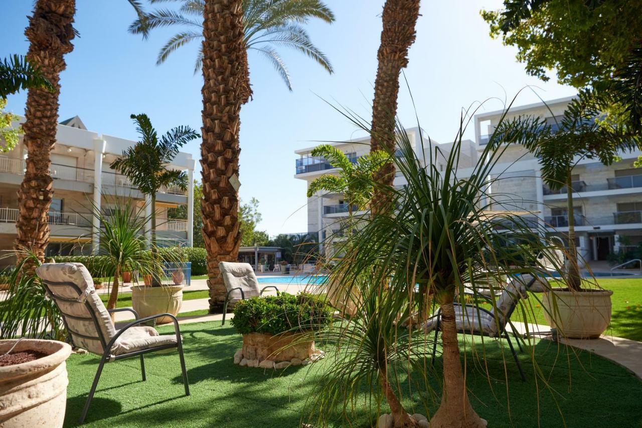 דירת גן פונה לבריכה - Pool Garden View Eilat Lägenhet Exteriör bild