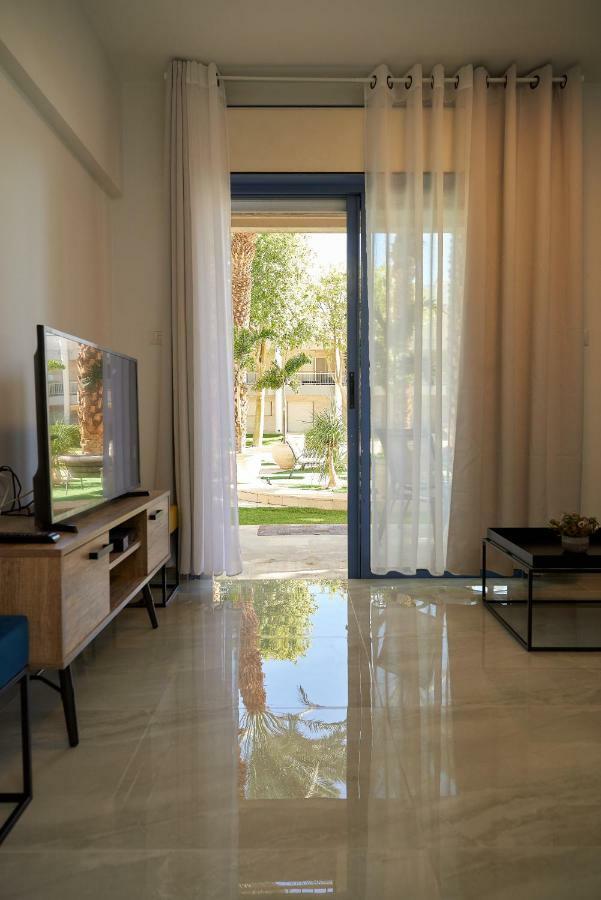 דירת גן פונה לבריכה - Pool Garden View Eilat Lägenhet Exteriör bild